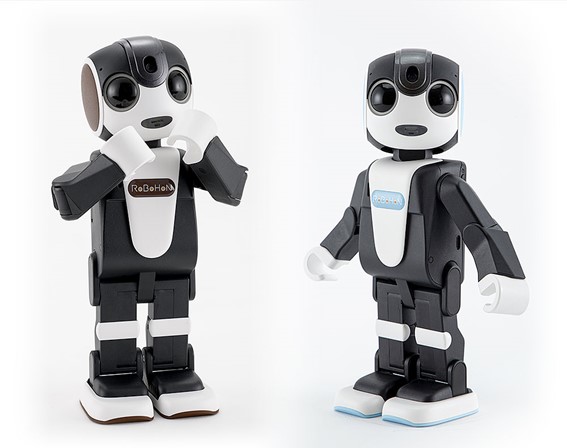 RoBoHoN(ロボホン):歌って踊れる、会話が得意な見守りロボット